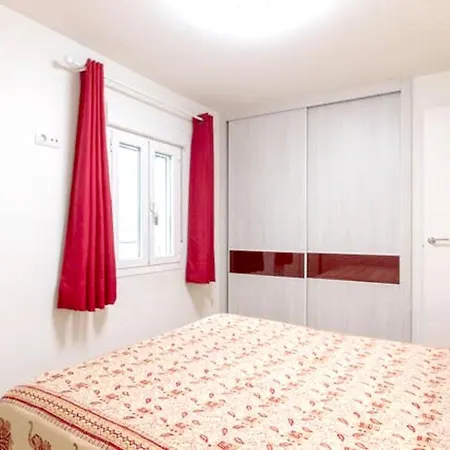 Apartamento Adiskidetasuna Kalea *