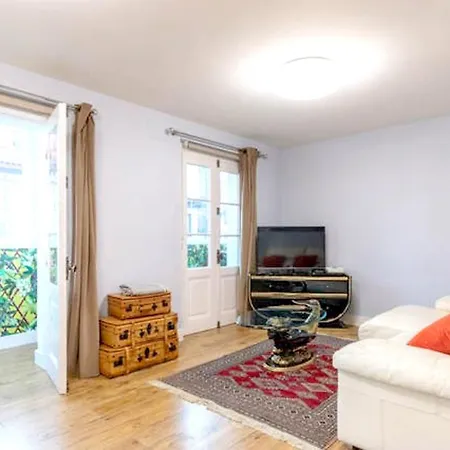 Adiskidetasuna Kalea Apartment